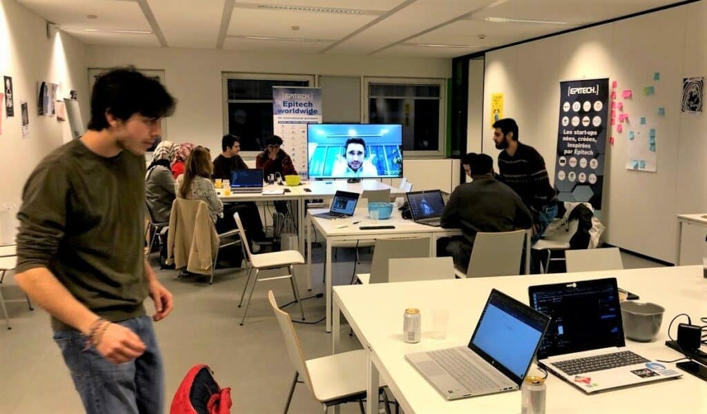 Participants au hackathon The Future of sales sur le campus Epitech Bruxelles
